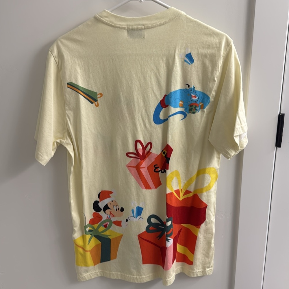 Disney Christmas T Shirt - Picture 2 of 2